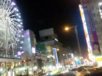 ヘルスが立ち並ぶ栄地区